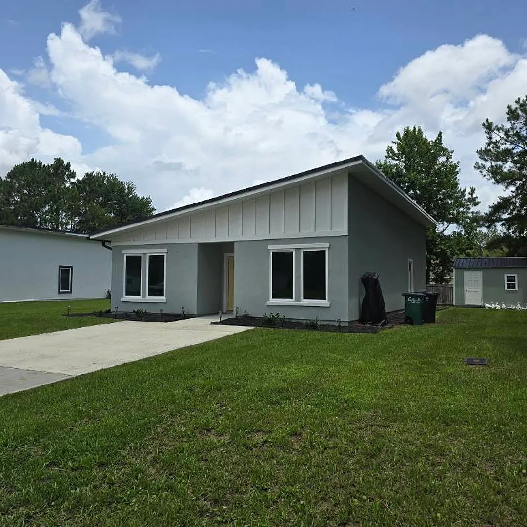 Pristine 4BR/2BA Available 10/9 — Photo 1
