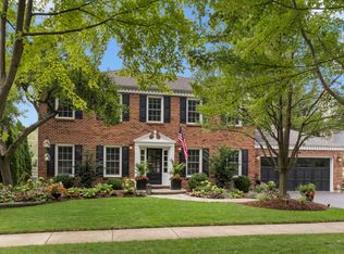 1563 Abbotsford Dr, Naperville, IL 60563