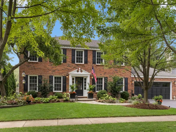 1563 Abbotsford Dr, Naperville, IL 60563