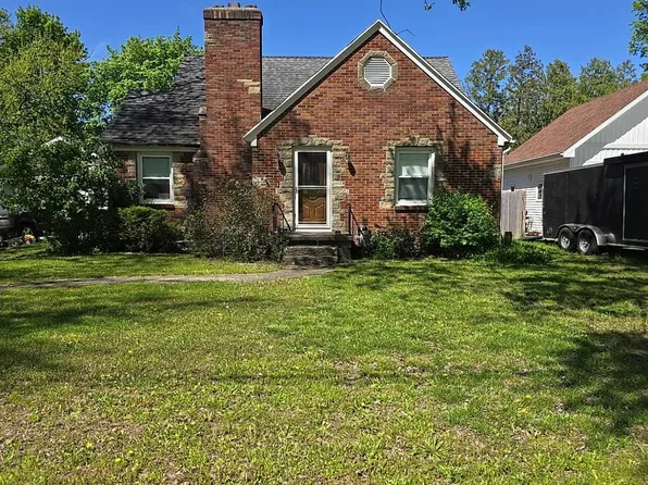 6727 Adrian Ave SE, Grand Rapids, MI 49548