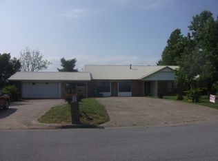 2055 Green Acres Cir, Springdale, AR 72764