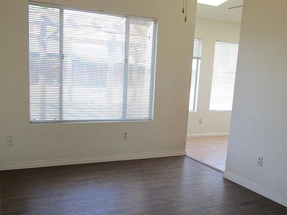 3rd image of 824 Ashley Way