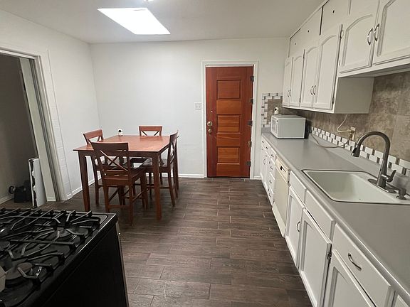3rd image of 8957 Mount Rushmore Ln