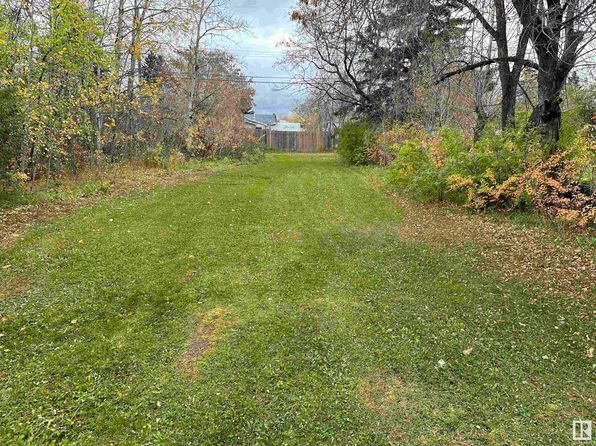 5107 51st St, Cold Lake, AB T9M 1W3