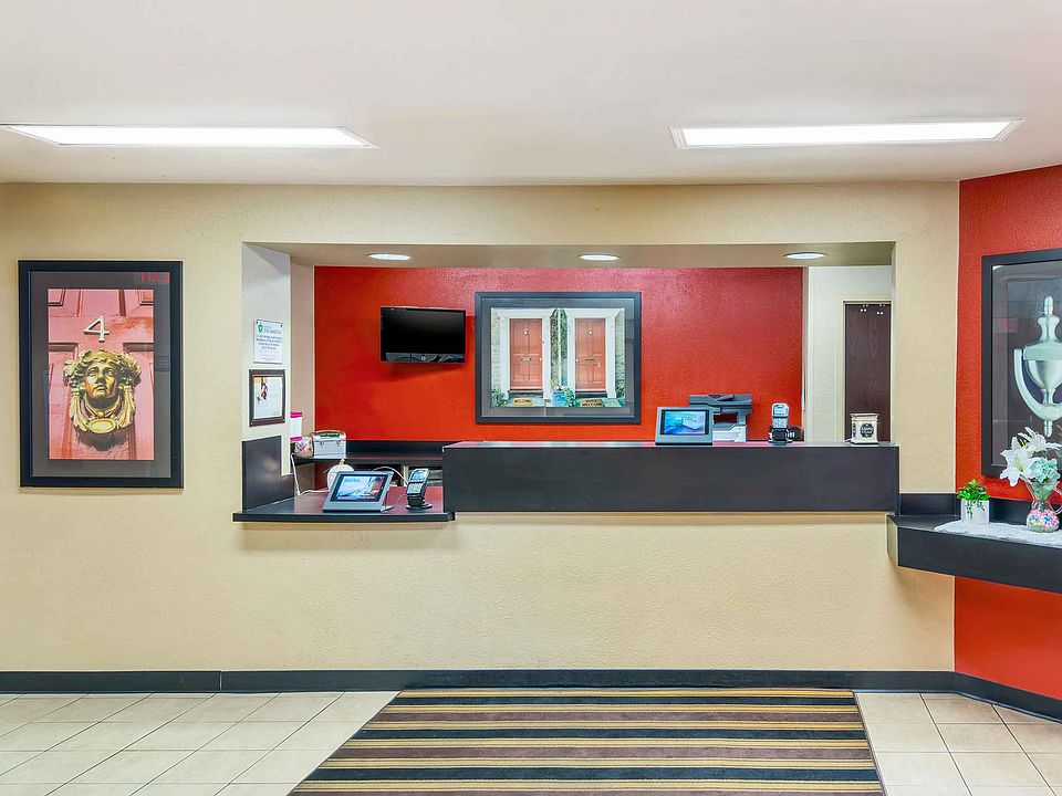 Lobby and Guest Check-in