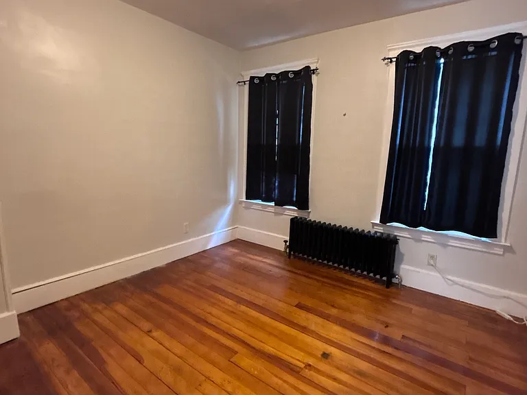 86 Hinman St #1 — Photo 3