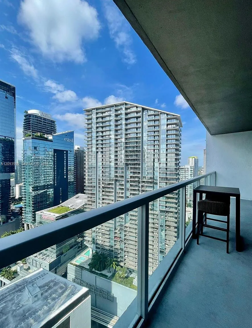 2 bed, 1123 sqft, $4,150 — Photo 4