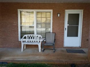 1107H Robin Hood Rd, High Point, NC 27262