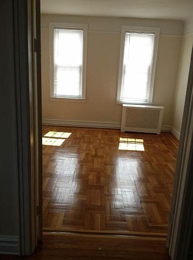 GLEAMING HW FLOORS