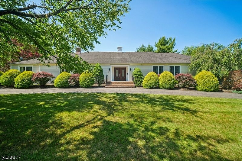 1st image of 24 Rippling Brook Dr