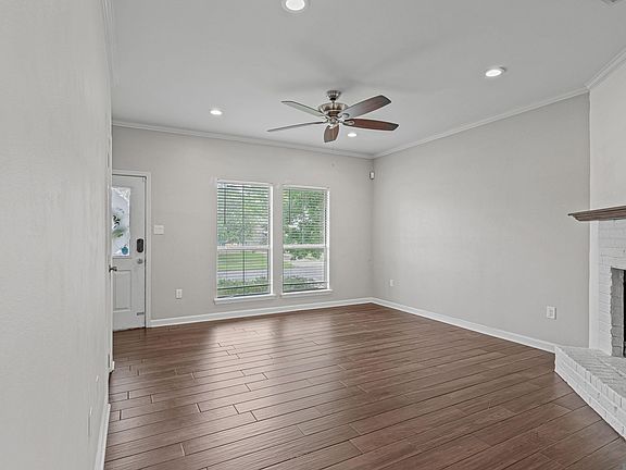 3rd image of 15022 Point Chenier Ave