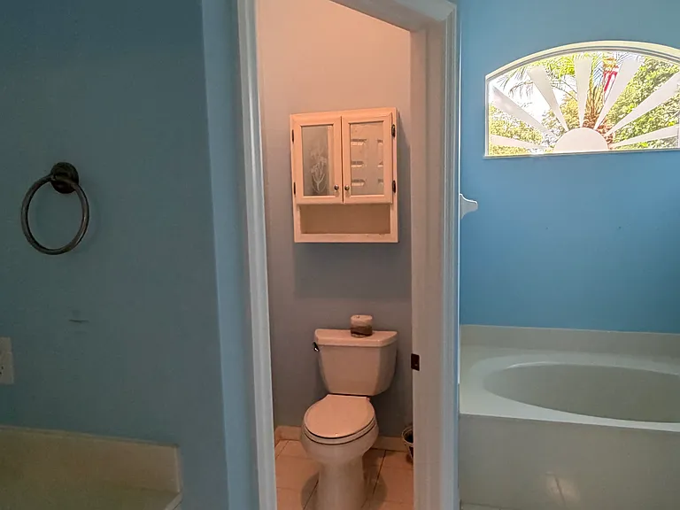 1208 Londonderry Cir — Photo 14