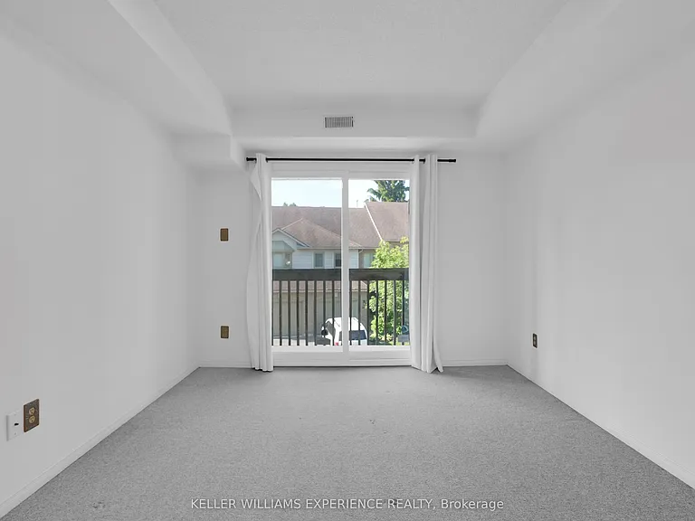 492 Laclie St #204 — Photo 9