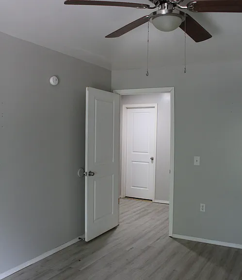 912 N Walnut St #12 — Photo 2