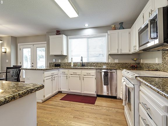 5th image of 2062 SE 61st Dr