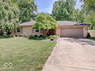 1085 Laguna Ln, Greenwood, IN