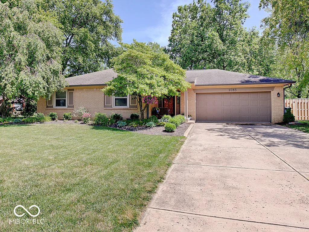 1085 Laguna Ln photo 1