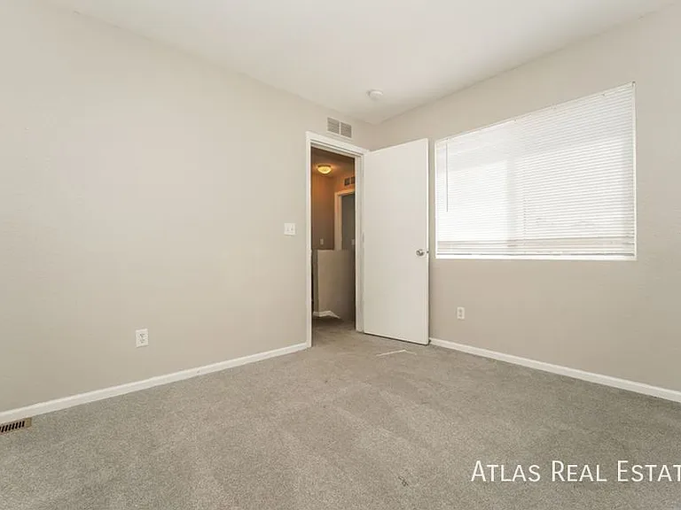 4745 Andes St — Photo 10