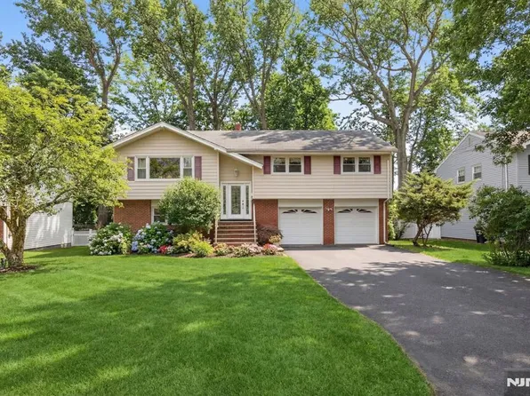 282 Nottingham Rd, Ramsey, NJ 07446