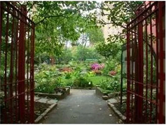 Sold by Douglas Elliman | media 20