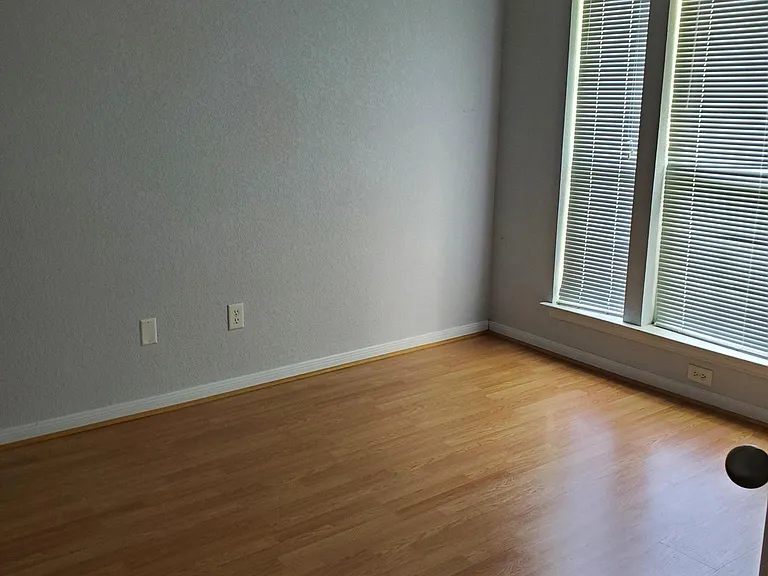 8523 Oak Xing — Photo 18