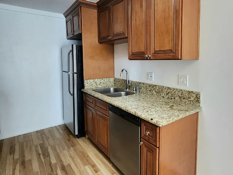 12320 Texas Ave #10 — Photo 5