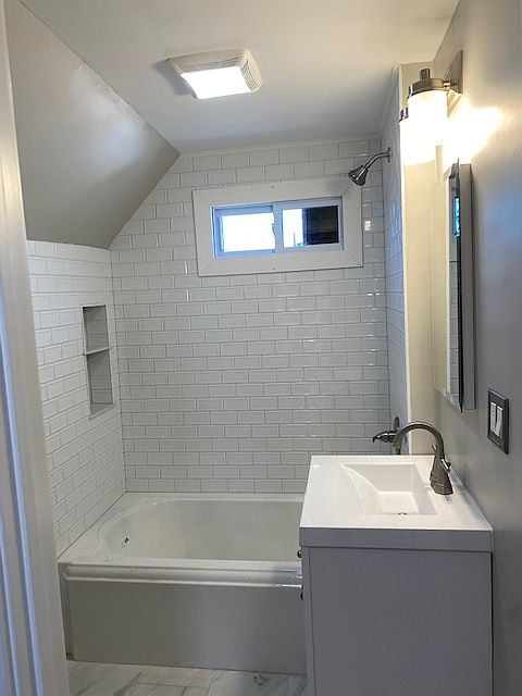 2nd image of 223 Park Rd #3