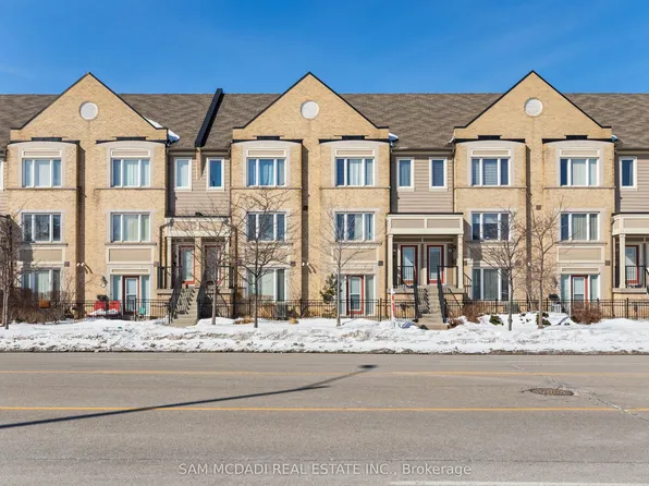 2895 Hazelton Pl #8, Mississauga, ON L5M 0S4