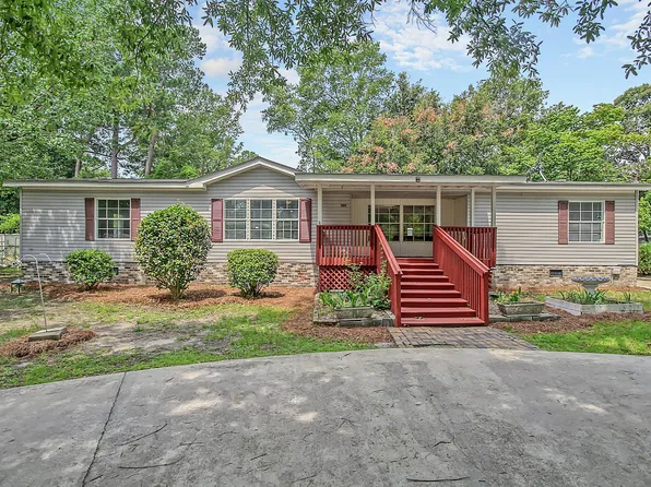 304 Dubois St, Bonneau, SC 29431