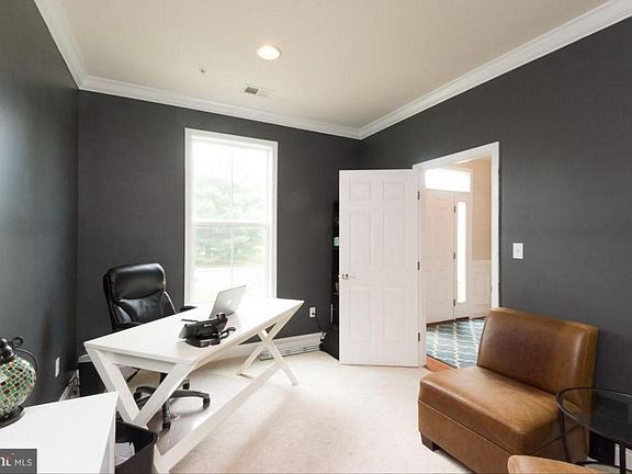 5th image of 247 Keenan Way