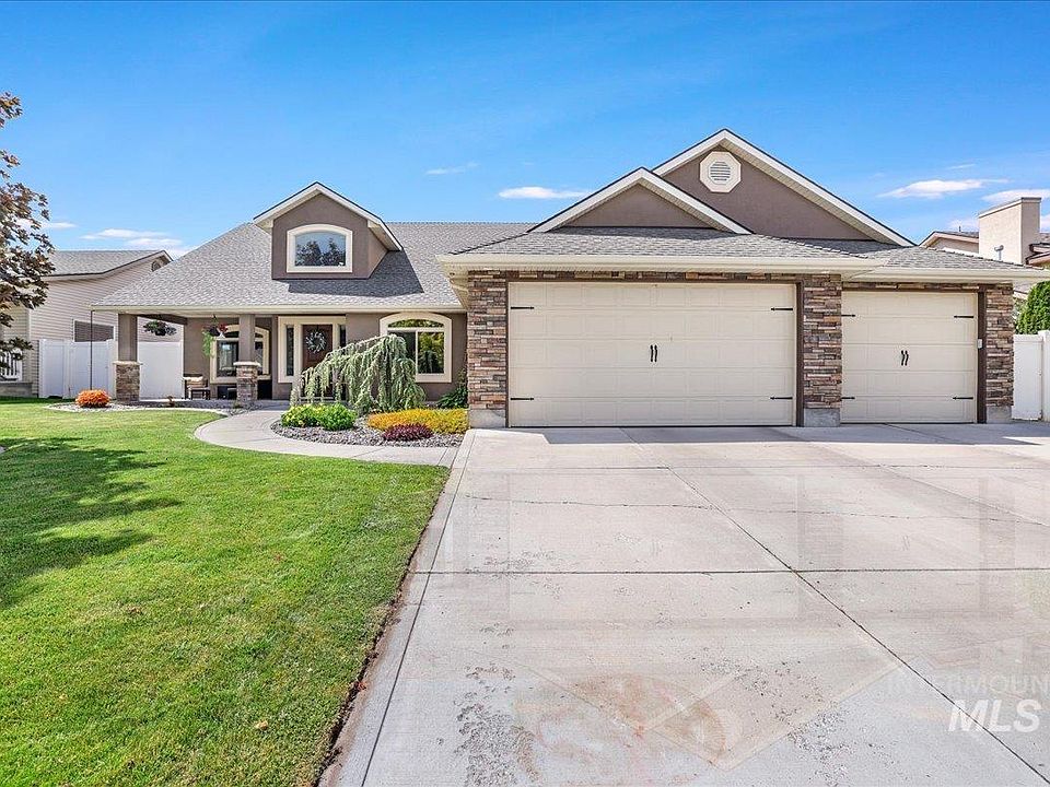 1st image of 1021 Ballard Ln