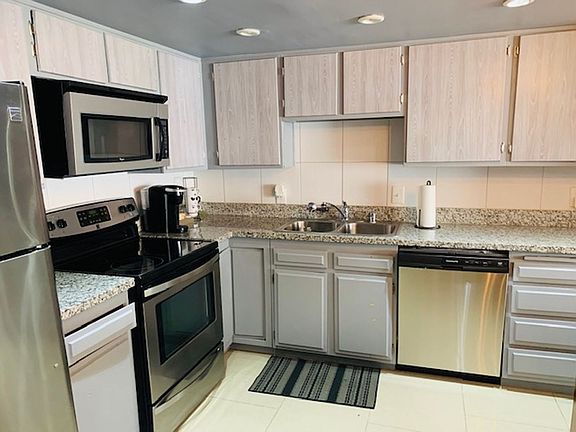 4th image of 5457 Escondido St