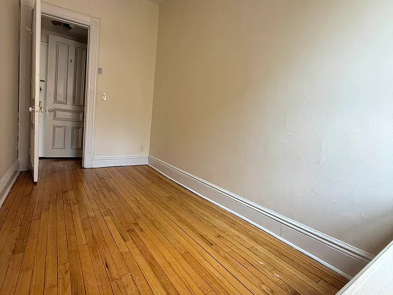 113 W 70th St #5B — Photo 8