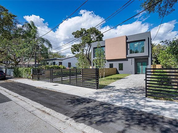 4th image of 283 NW 52nd St