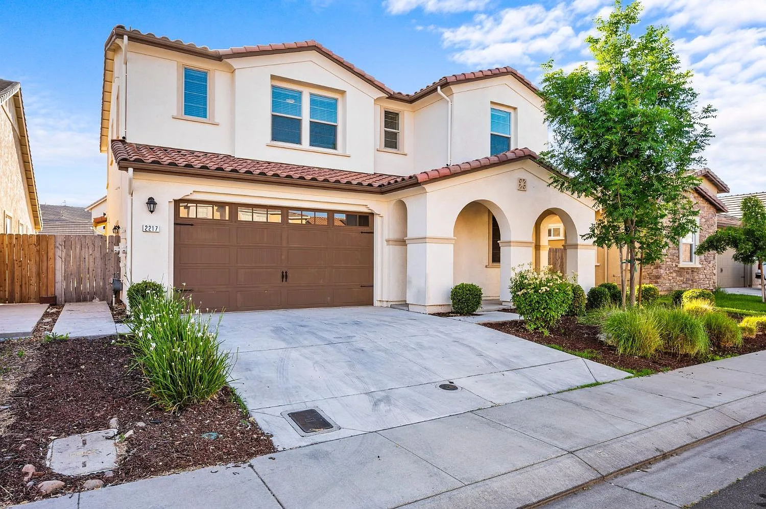 2217 Yellowhammer Ln photo 1
