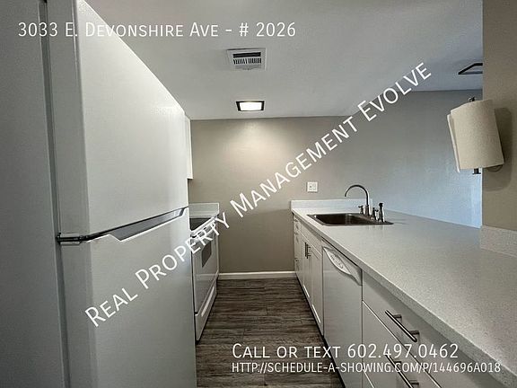 3rd image of 3033 E Devonshire Ave Unit 2026