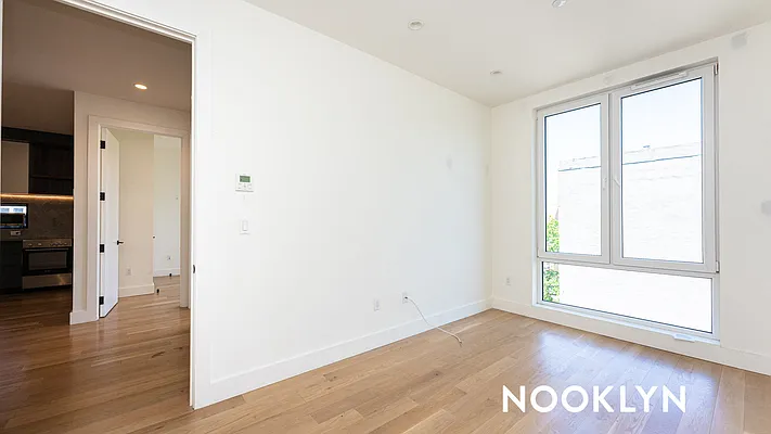 Rented by Nooklyn NYC LLC | media 102