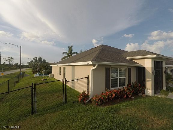 3rd image of 801 NE 44th St