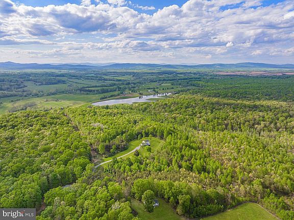 5th image of 845 Raccoon Ridge Rd