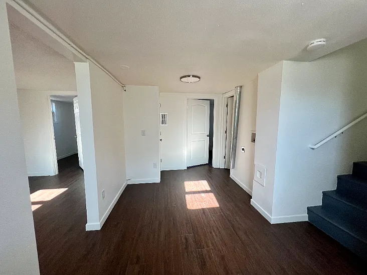 621 Evans Ave — Photo 8