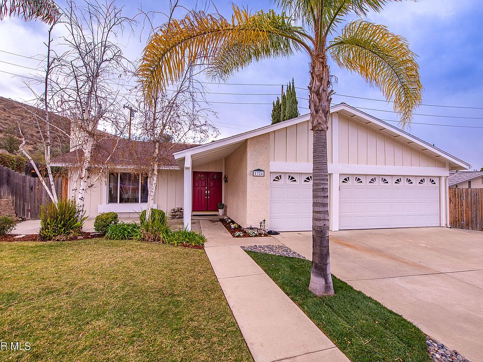 1st image of 1724 E Wexford Cir