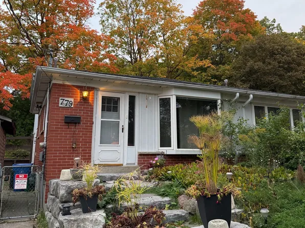779 Greenfield Cres, Newmarket, ON L3Y 3B2