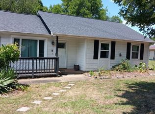 2201 Thornfield Rd, Charlotte, NC 28217