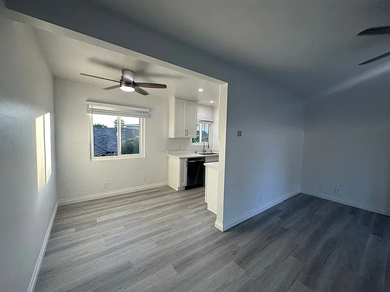 Villa Park Estates Apartments — Photo 15