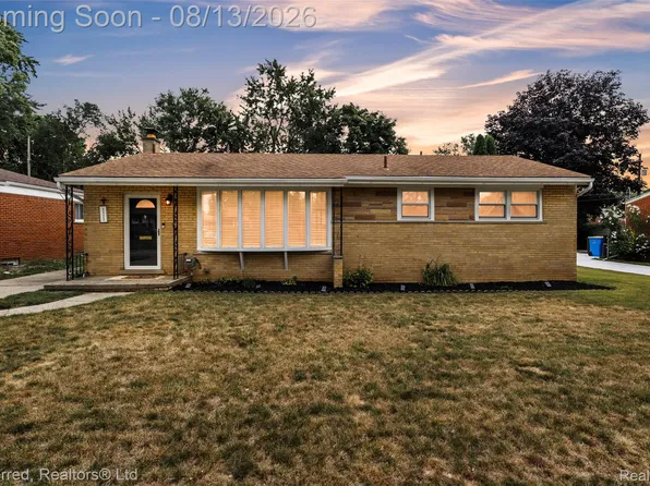 3177 Treadwell St, Wayne, MI 48184