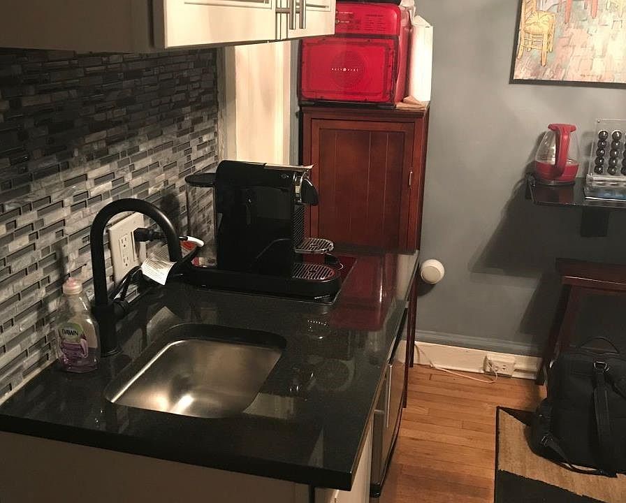 2nd image of 325 W 45th St #406A