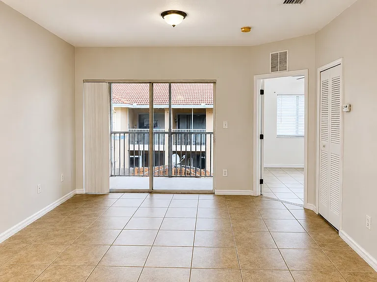 527 Villa Del Sol Cir #205 — Photo 6