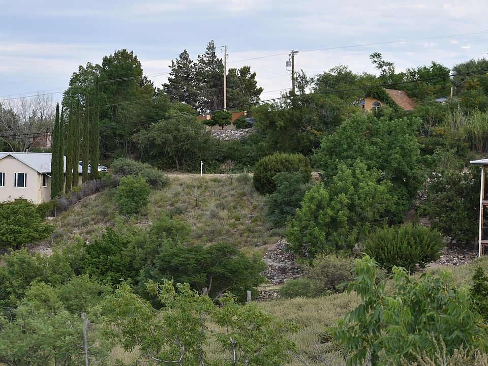 1st image of 160 North Dr