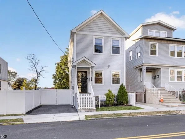 129 Alexander St, Newark City, NJ 07106