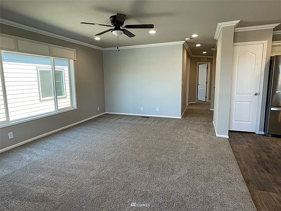 4th image of 924 N Iris Avenue